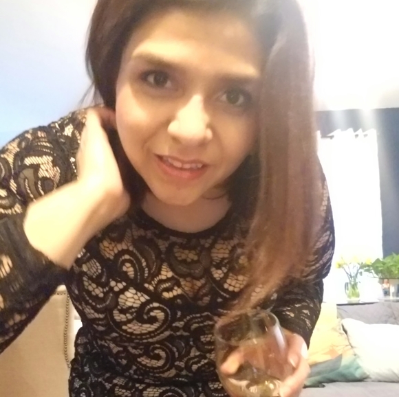 Meet your Posher, Jess - Picture 2 of 4